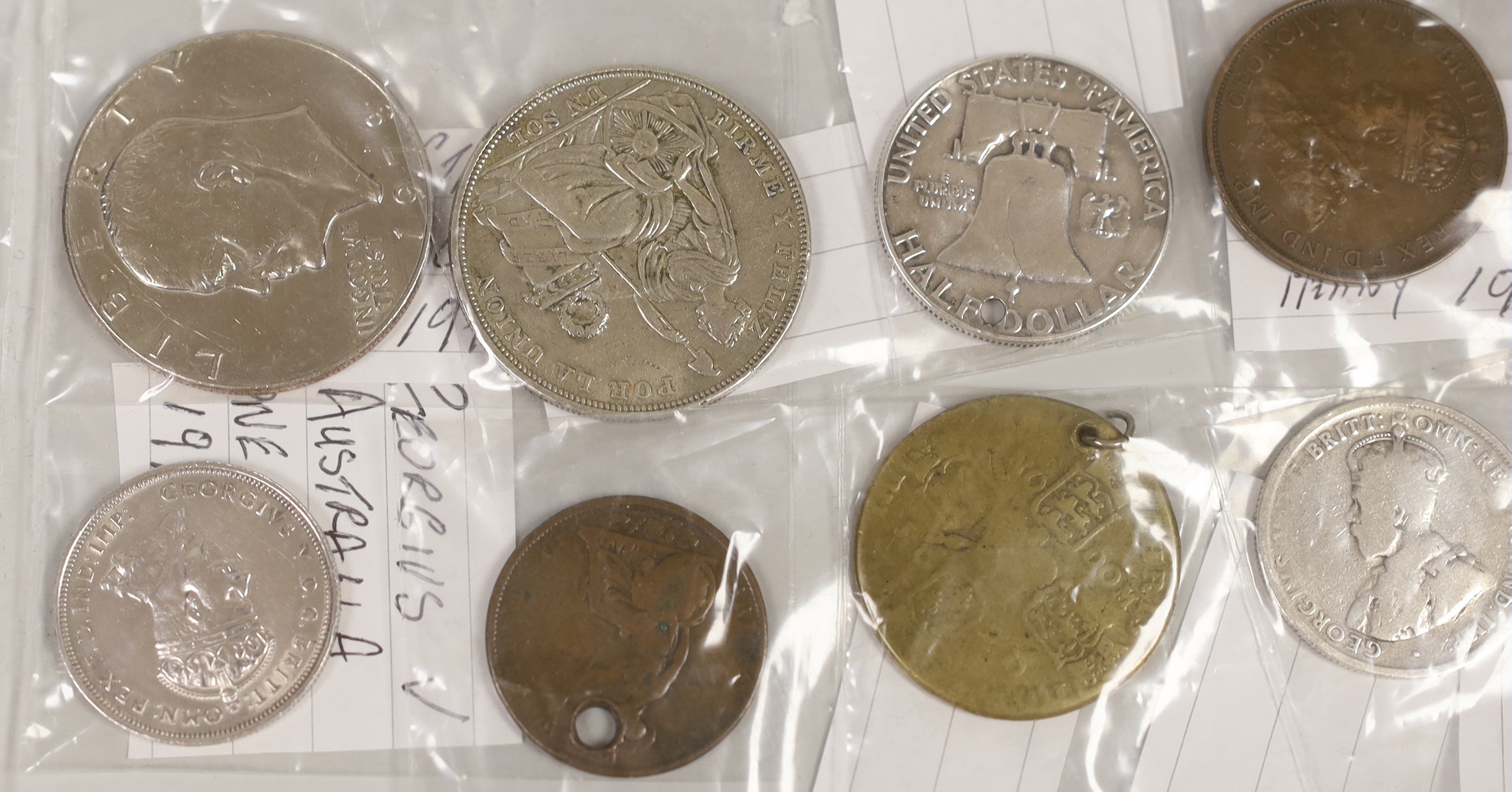 Australia and World coins to include Australia 1927 florin, one penny 1917, 1920, 1921, 1922, 1924, 1927, 1934, a Peru 1 sol 1924, etc.